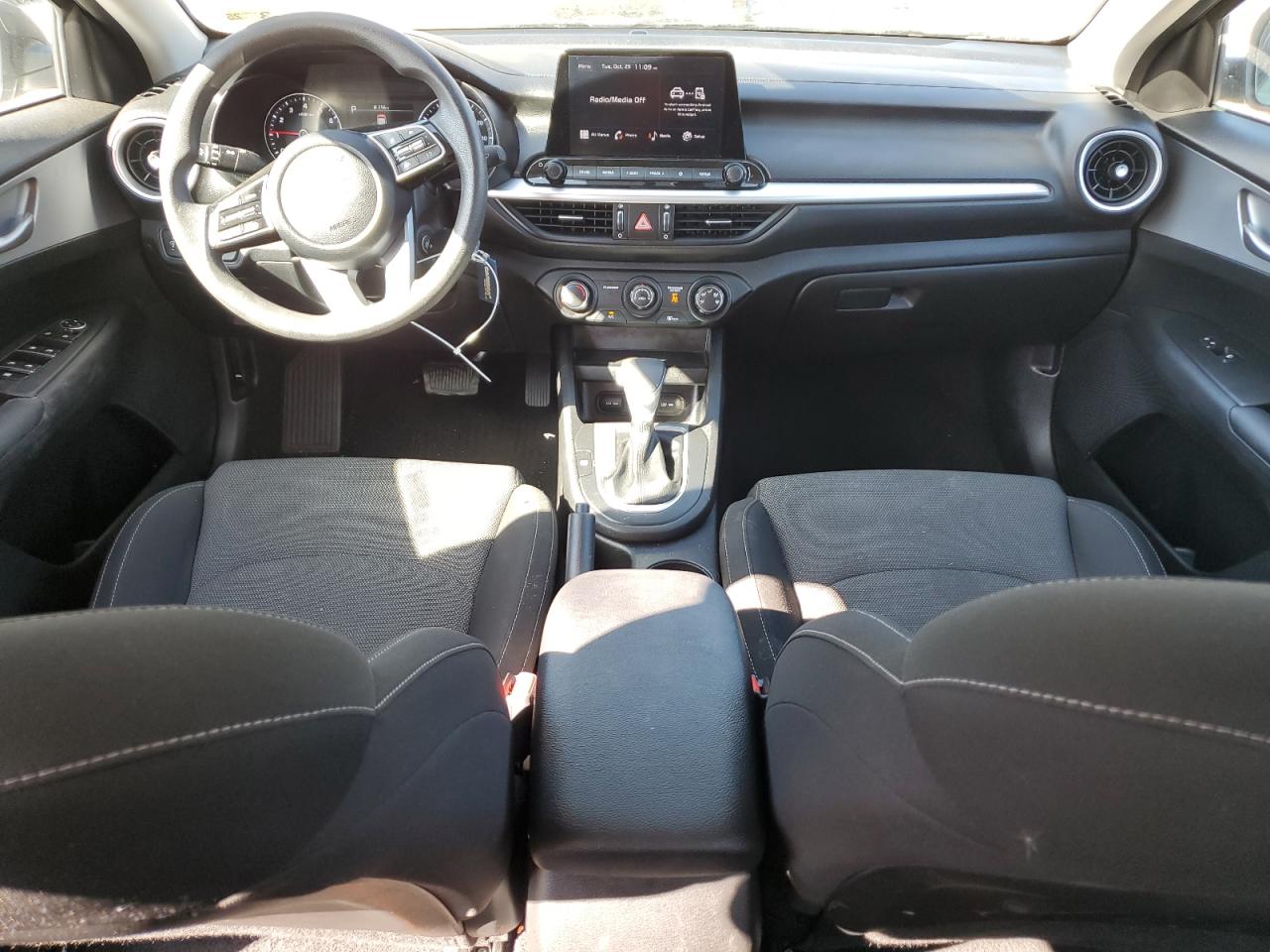 2023 KIA Forte VIN 3KPF24AD0PE615260 Copart auction photo, rear end / minor dent/scratches damage thumbnail 8