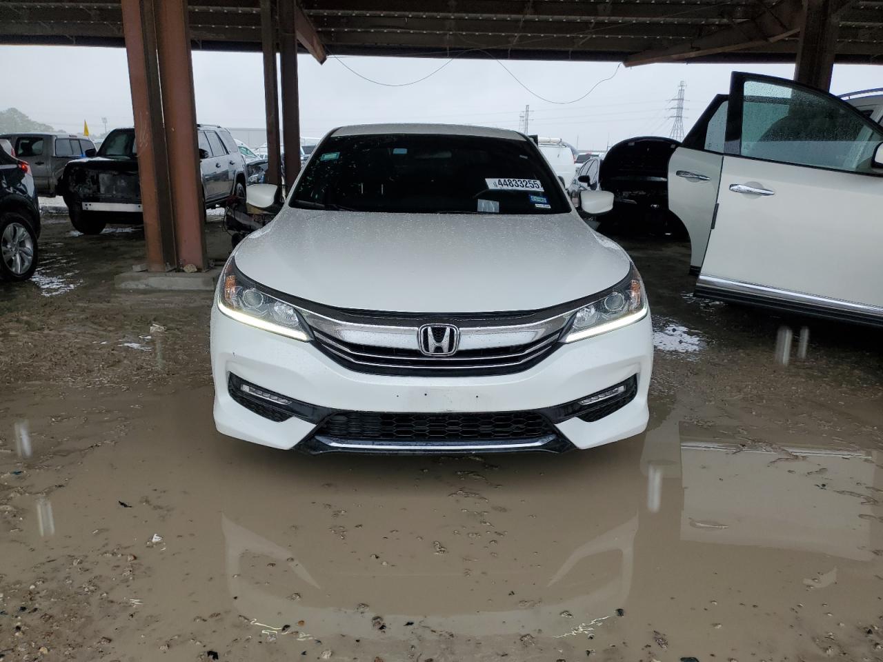 2017 Honda Accord VIN 1HGCR2F15HA047384 Copart auction photo, rear end / side damage thumbnail 5