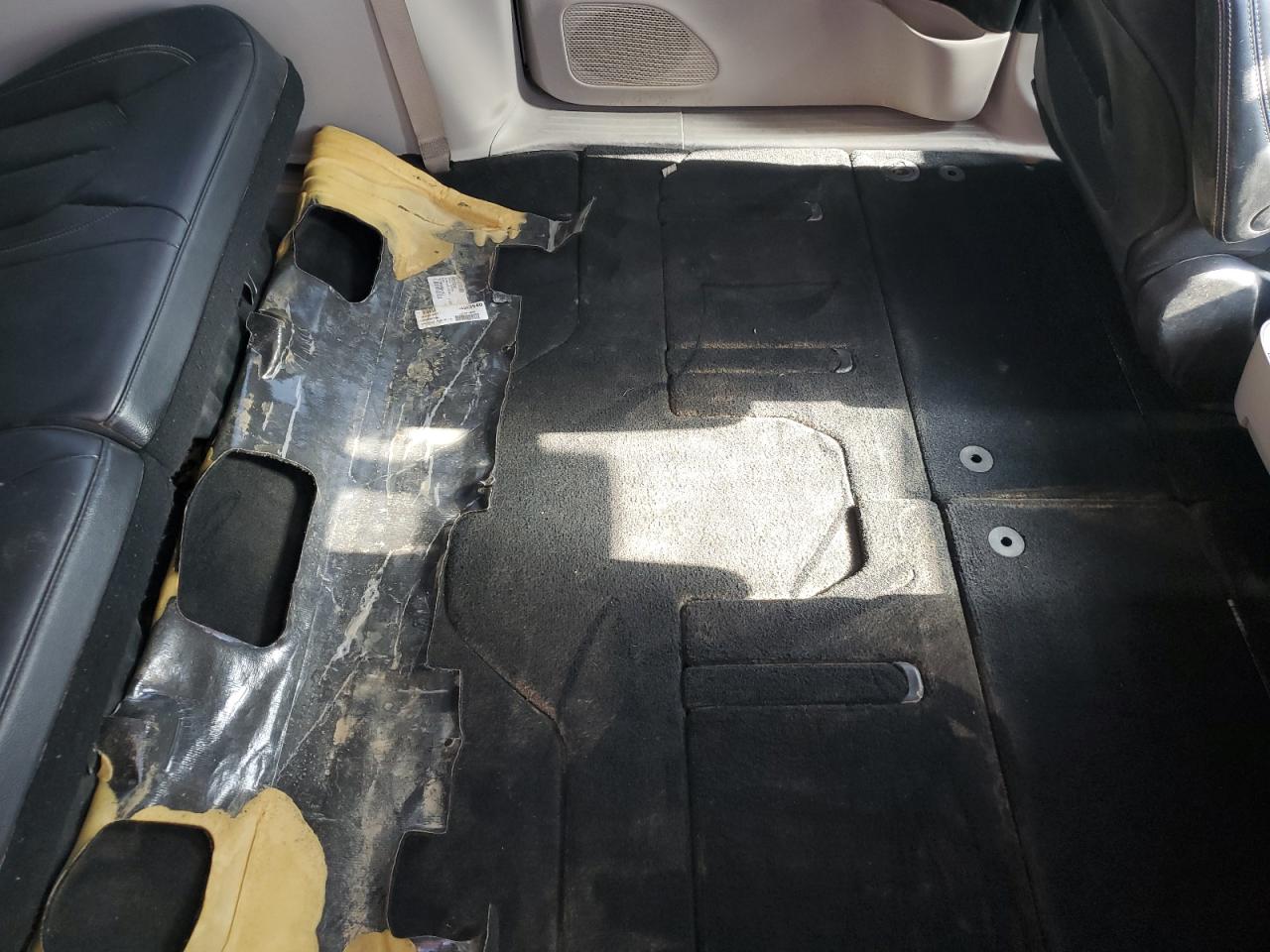 2022 Chrysler Pacifica VIN 2C4RC1BG2NR106655 Copart auction photo, water/flood damage thumbnail 11