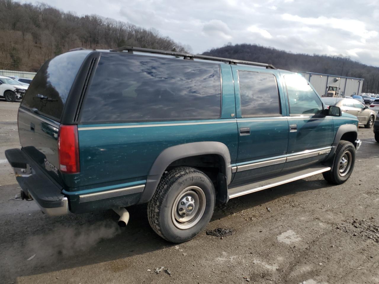 1995 Chevrolet Suburban VIN 1GNGK26K8SJ406190 Copart auction photo, mechanical damage thumbnail 3