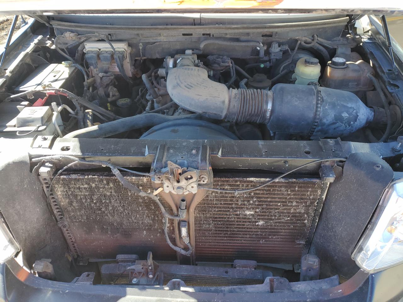 2004 Ford F-150 VIN 1FTRX12W34NB72963 Copart auction photo, front end damage thumbnail 13