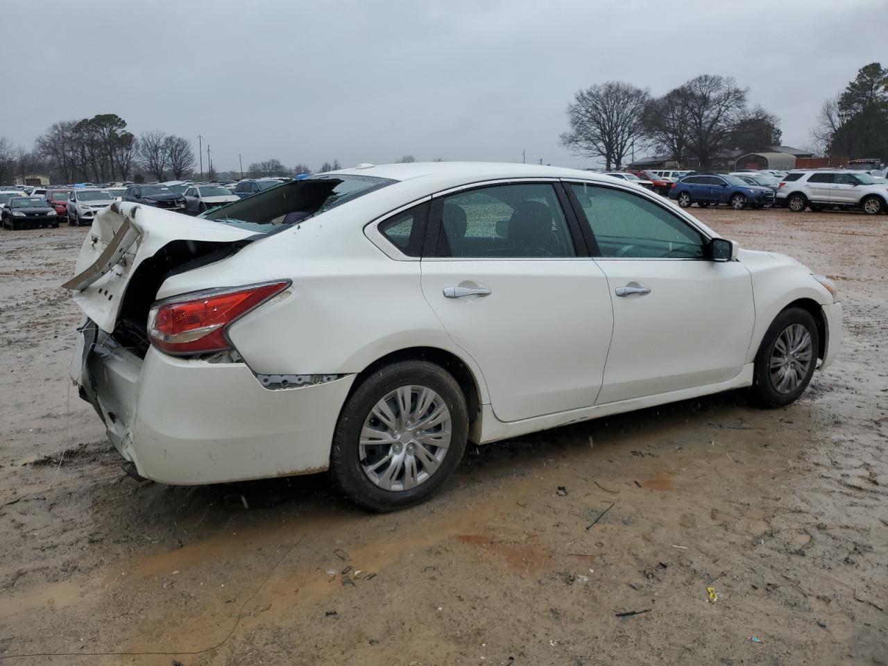 2015 Nissan Altima VIN 1N4AL3AP6FN347102 Copart auction photo, rear end damage thumbnail 3