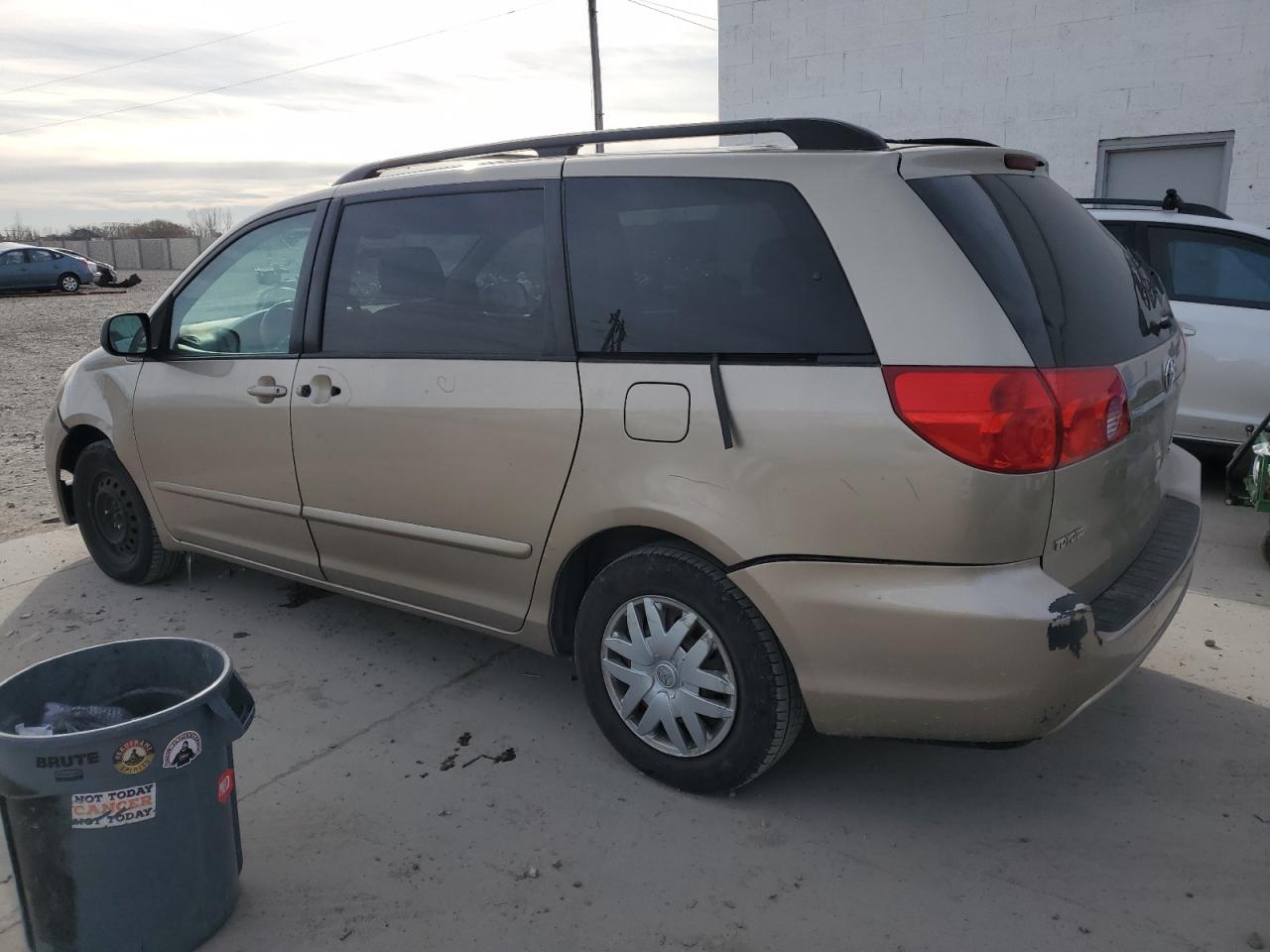 2007 Toyota Sienna VIN 5TDZK23C77S007179 Copart auction photo, front end / rear end damage thumbnail 2