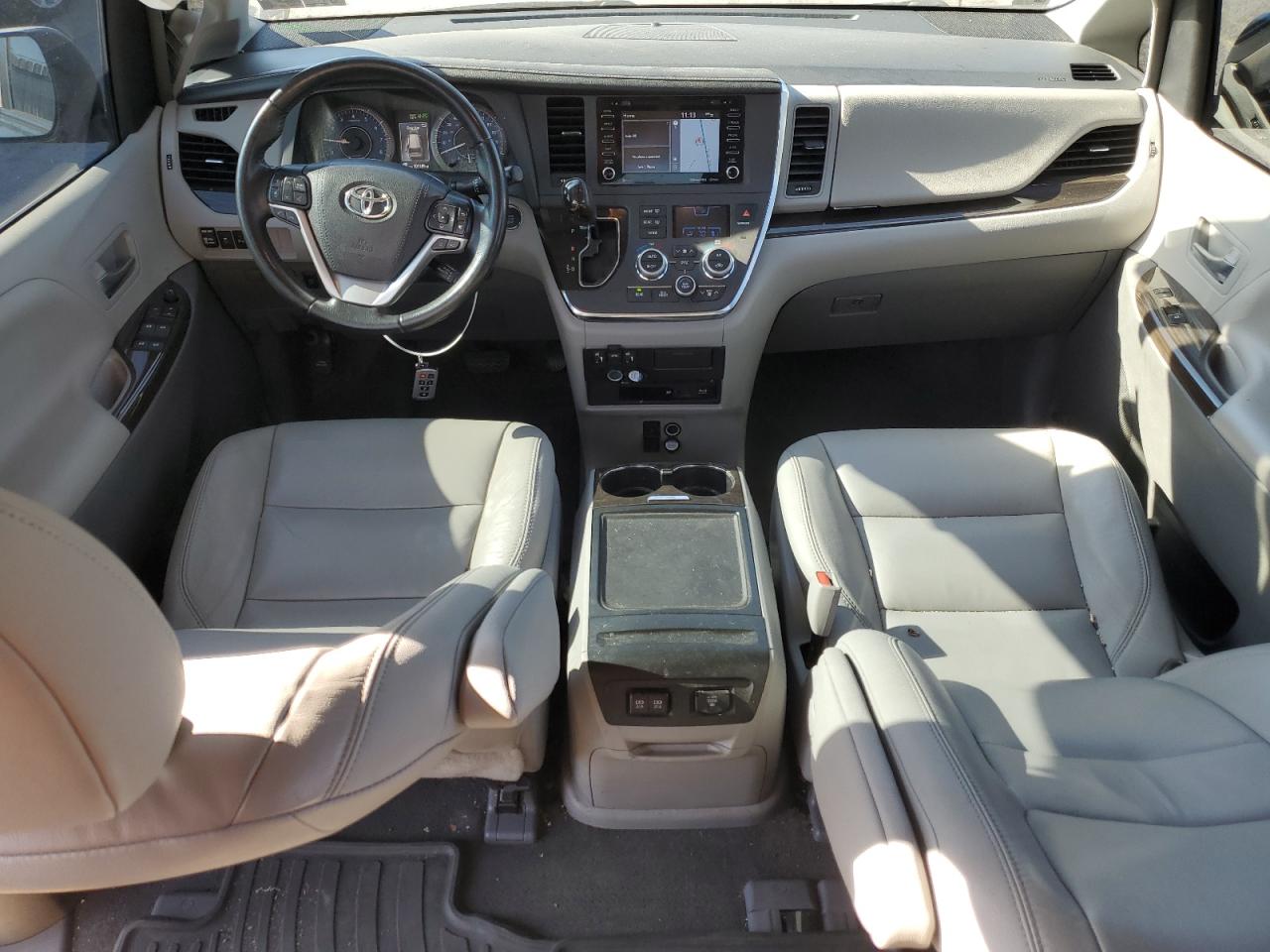 2018 Toyota Sienna VIN 5TDYZ3DC0JS943129 Copart auction photo, side damage thumbnail 8