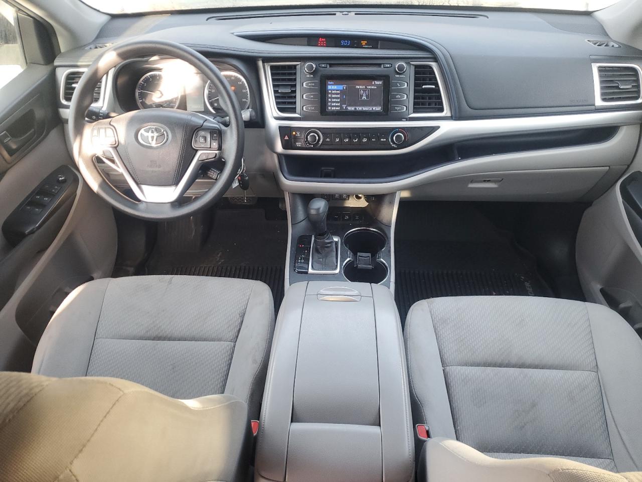 2017 Toyota Highlander VIN 5TDBZRFH9HS405329 Copart auction photo, rear end damage thumbnail 8