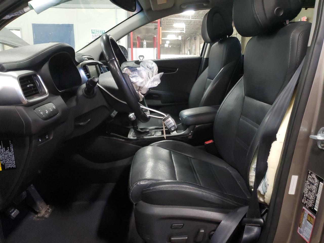 2016 KIA Sorento VIN 5XYPK4A52GG168687 Copart auction photo, front end / side damage thumbnail 7