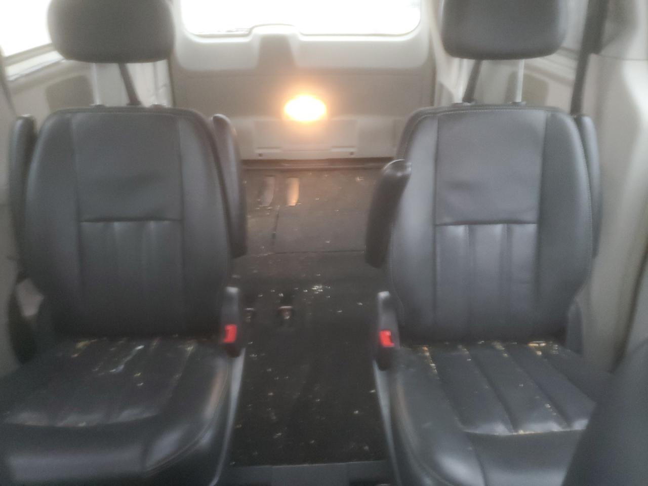 2010 Chrysler Town & Country VIN 2A4RR8DX2AR374940 Copart auction photo, side / front end damage thumbnail 10