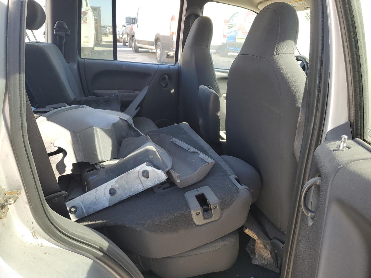 2004 Jeep Liberty (North America) VIN 1J4GL48K24W202662 Copart auction photo, rear end / side damage thumbnail 10
