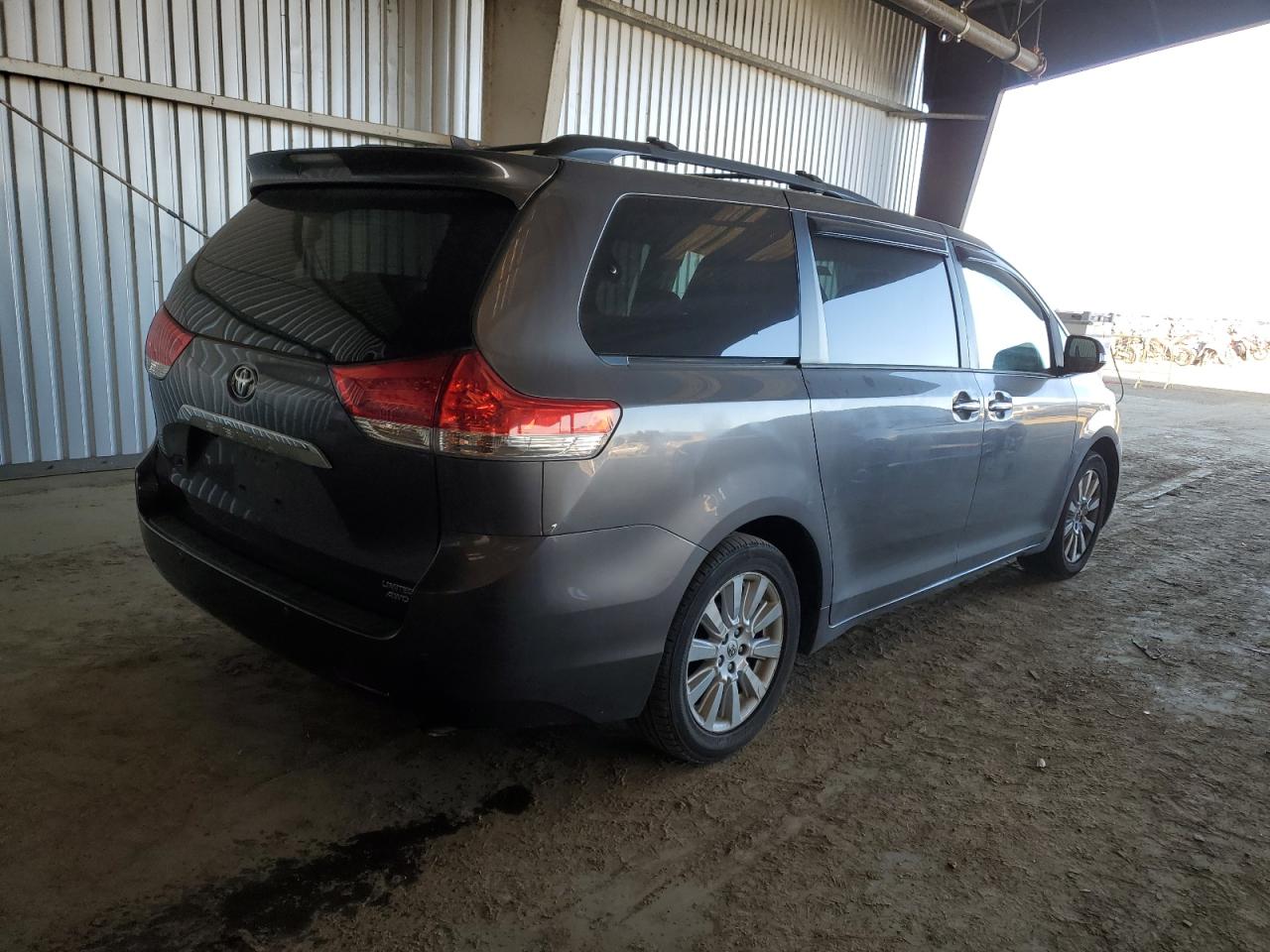 2013 Toyota Sienna VIN 5TDDK3DC3DS066840 Copart auction photo, mechanical damage thumbnail 3