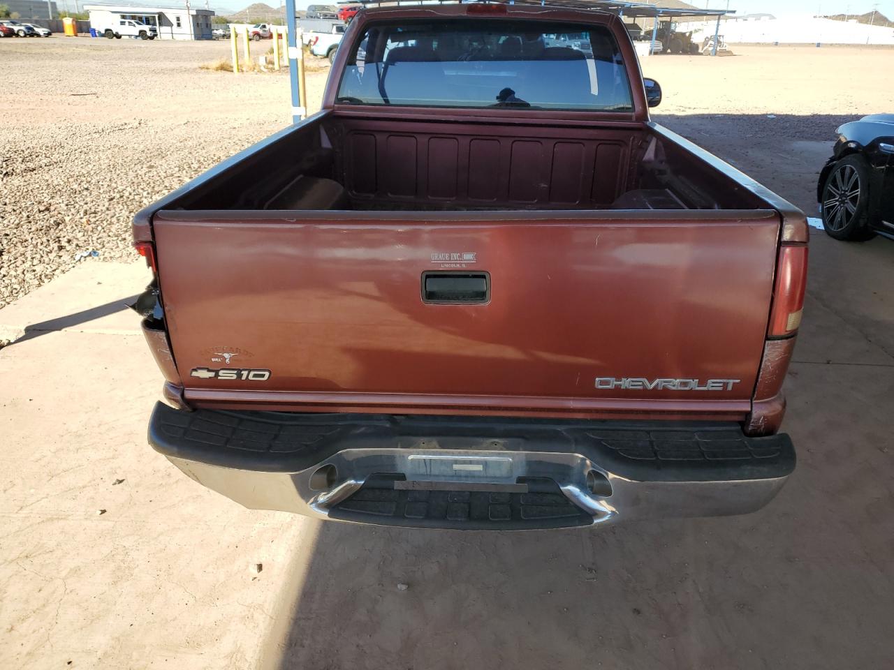 1998 Chevrolet S-10 Pickup VIN 1GCCS144XWK243452 Copart auction photo, rear end / front end damage thumbnail 10
