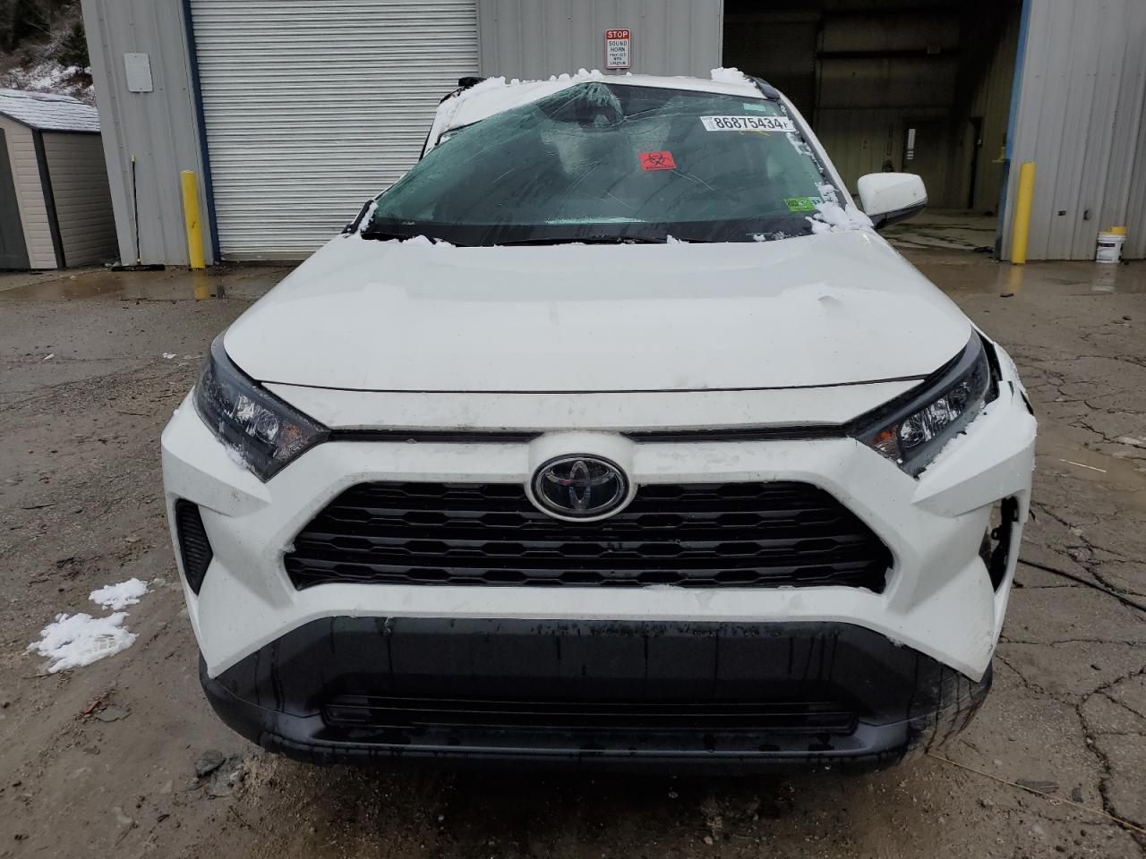 2021 Toyota RAV 4 VIN 2T3G1RFV4MW143182 Copart auction photo, all over damage thumbnail 5