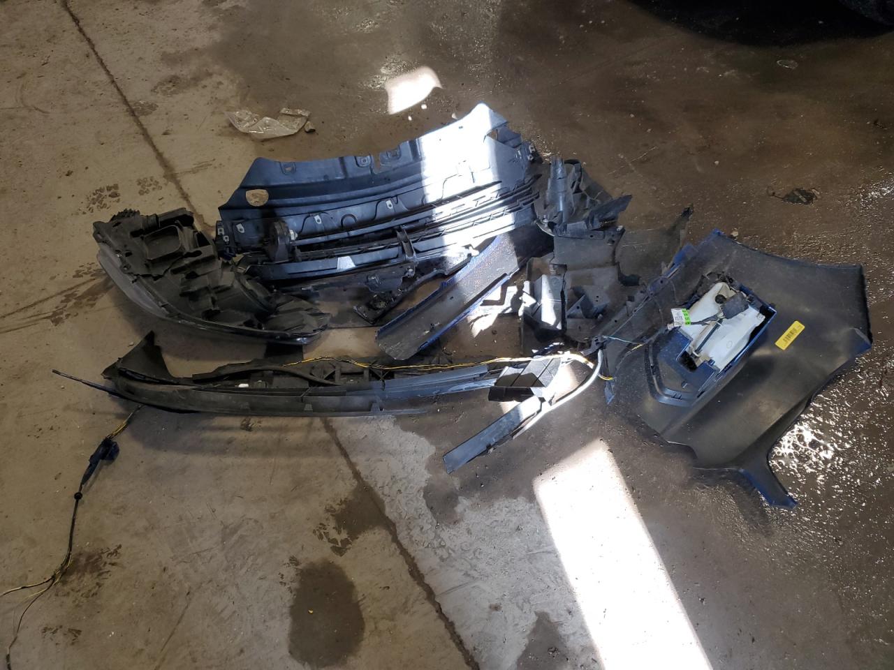 2019 Ford Escape VIN 1FMCU0GD5KUA13618 Copart auction photo, front end / side damage thumbnail 13