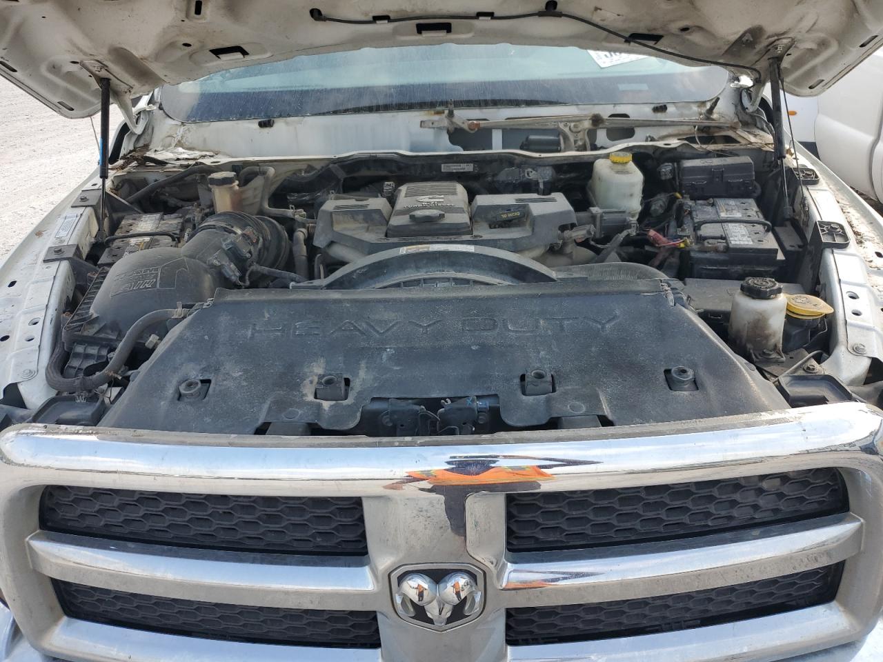 2015 RAM 5500 VIN 3C7WRMAL4FG559333 Copart auction photo, vandalism / missing/altered vin damage thumbnail 11