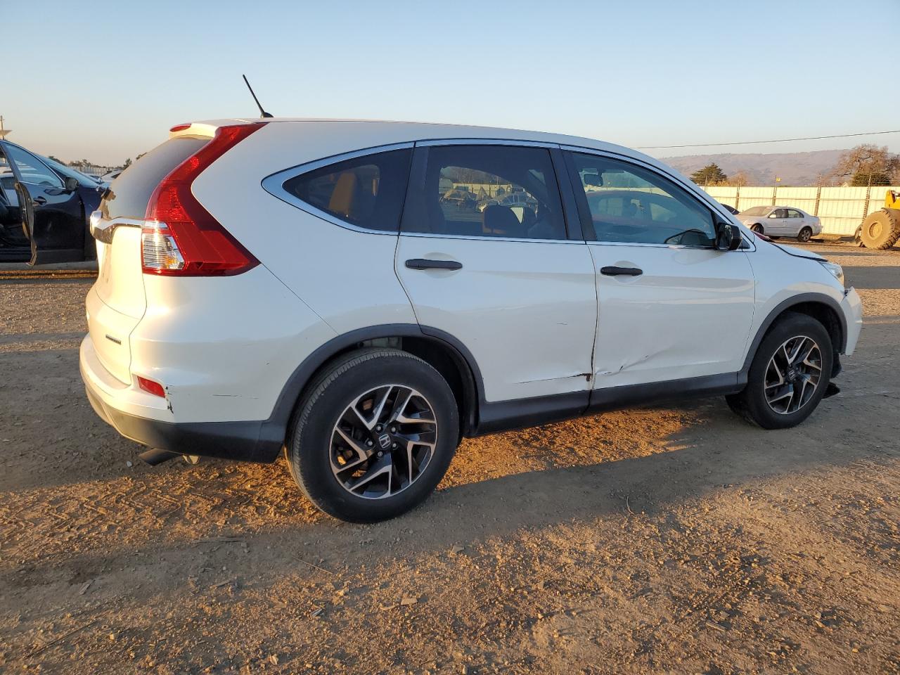 2016 Honda CR-V VIN 5J6RM3H40GL018439 Copart auction photo, front end / side damage thumbnail 3