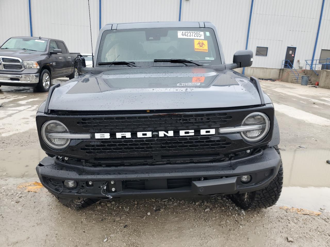 2022 Ford Bronco VIN 1FMEE5DP7NLA80555 Copart auction photo, front end / side damage thumbnail 5