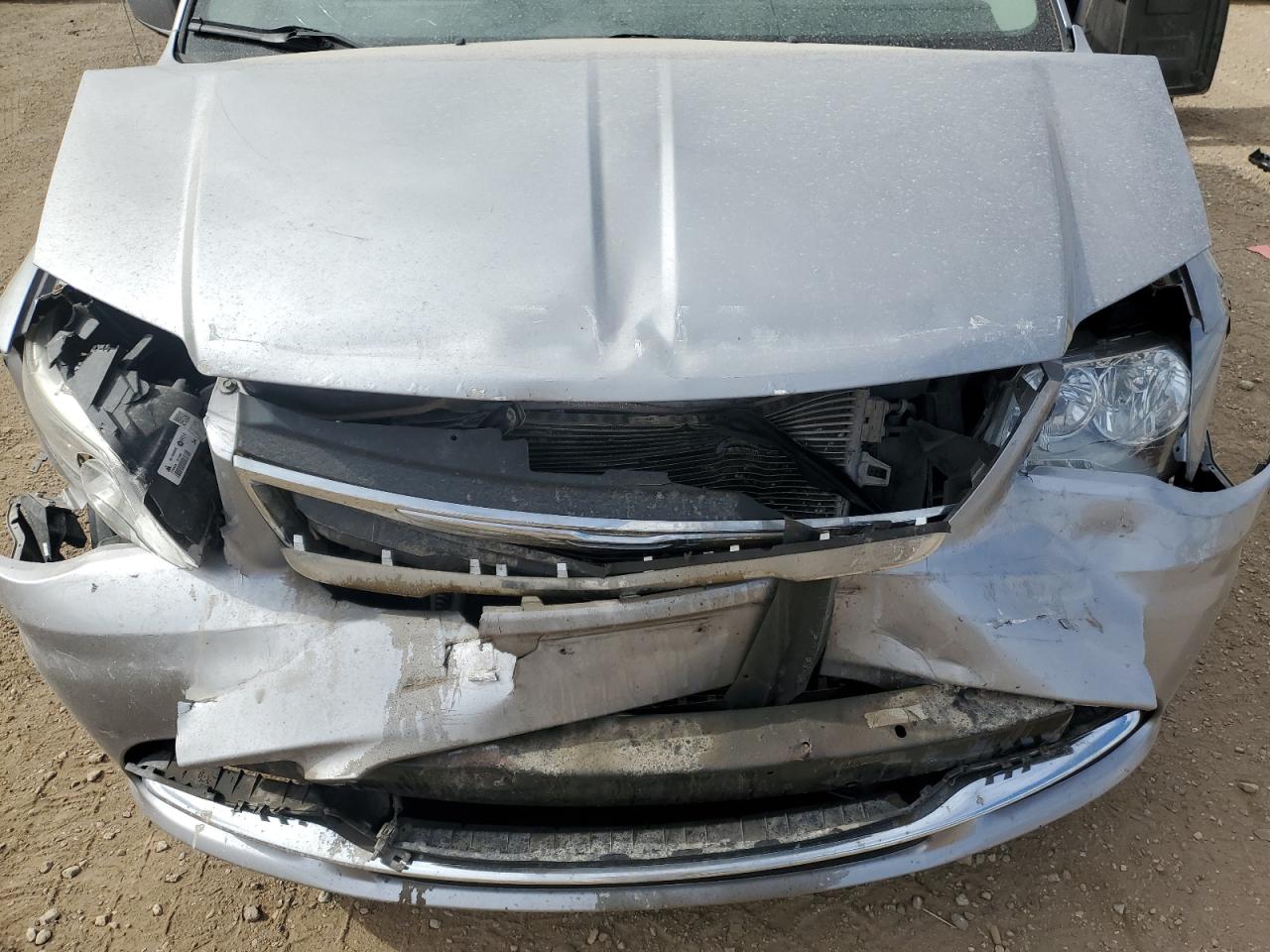 2016 Chrysler Town & Country VIN 2C4RC1BG6GR174671 Copart auction photo, front end / side damage thumbnail 13