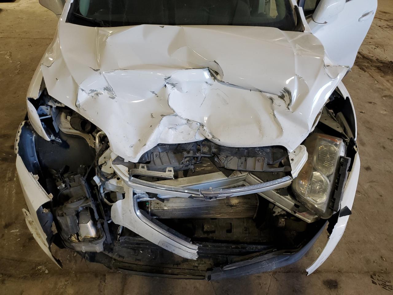 2015 Chevrolet Trax VIN 3GNCJLSB0FL173109 Copart auction photo, front end / minor dent/scratches damage thumbnail 13