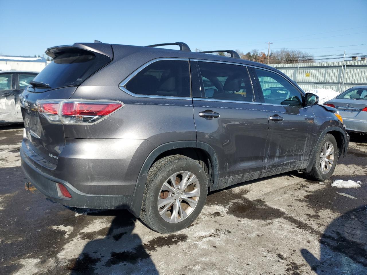 2014 Toyota Highlander VIN 5TDBKRFH7ES036017 Copart auction photo, front end / undercarriage damage thumbnail 3