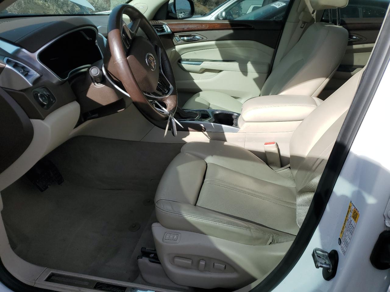 2015 Cadillac SRX VIN 3GYFNGE31FS607737 Copart auction photo, front end damage thumbnail 7