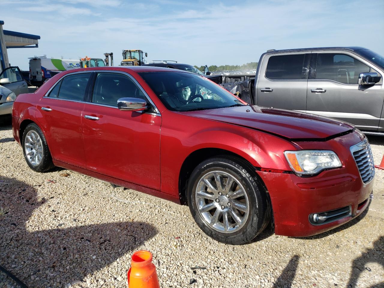 2014 Chrysler 300 VIN 2C3CCAET4EH169586 Copart auction photo, side / minor dent/scratches damage thumbnail 4