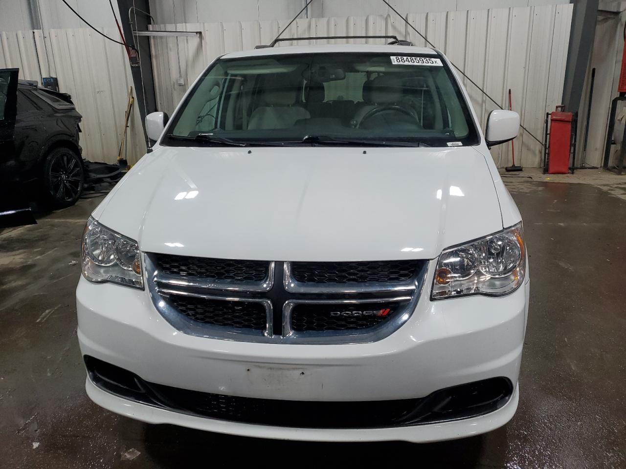 2016 Dodge Caravan VIN 2C4RDGCG3GR319888 Copart auction photo, rear end damage thumbnail 5