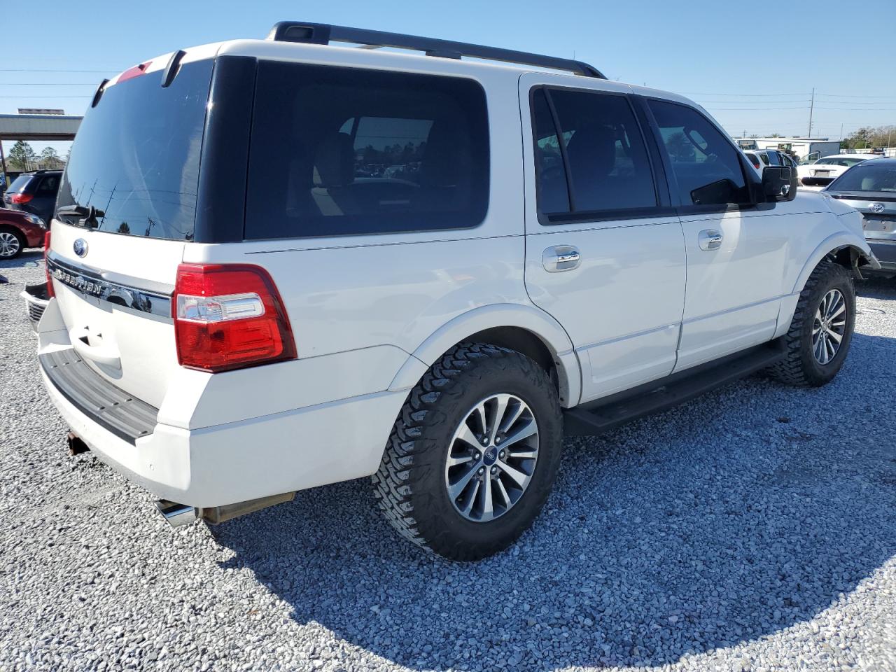 2015 Ford Expedition VIN 1FMJU1HT9FEF16216 Copart auction photo, front end damage thumbnail 3