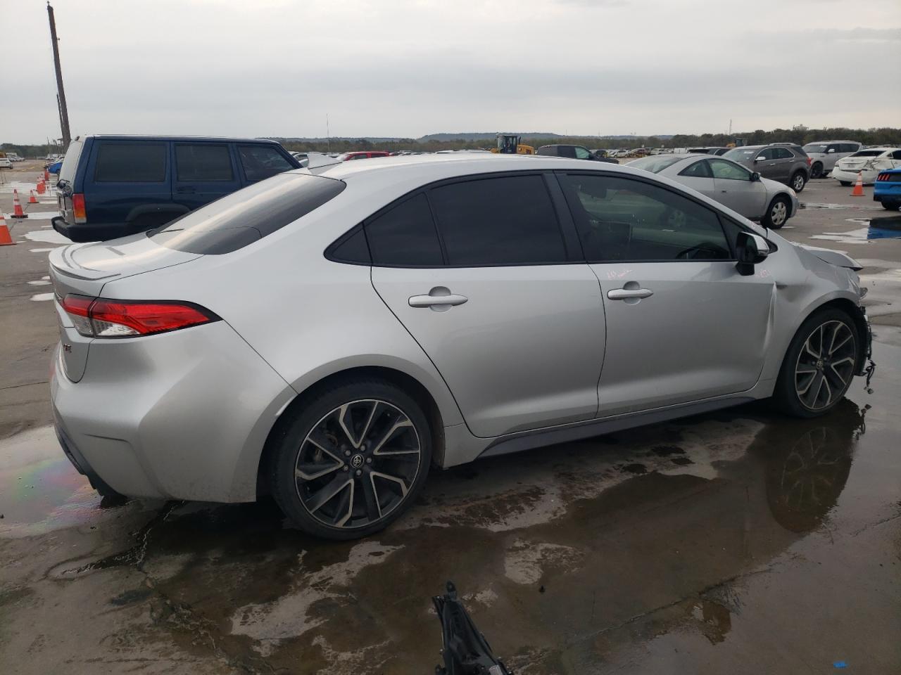 2020 Toyota Corolla VIN JTDP4RCE7LJ014006 Copart auction photo, front end / minor dent/scratches damage thumbnail 3