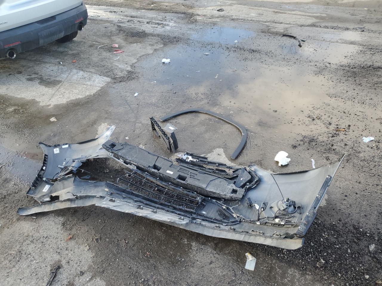 2018 Chevrolet Traverse VIN 1GNERHKW2JJ114046 Copart auction photo, front end damage thumbnail 13