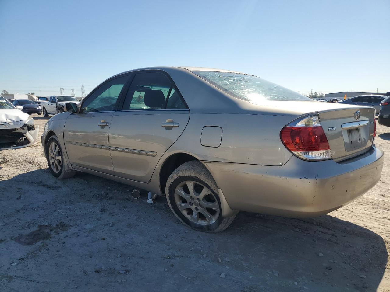 2006 Toyota Camry VIN 4T1BF32K66U118316 Copart auction photo, side / front end damage thumbnail 2