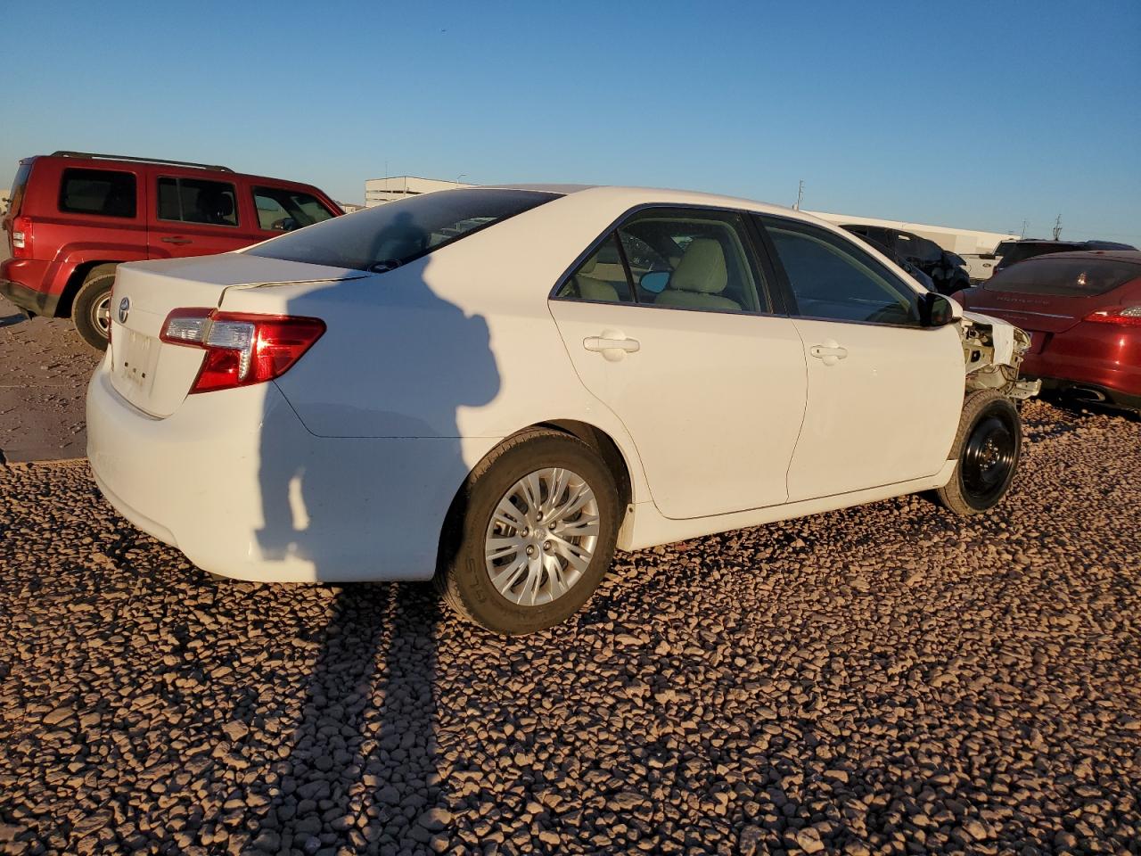 2014 Toyota Camry VIN 4T4BF1FK4ER386431 Copart auction photo, front end damage thumbnail 3