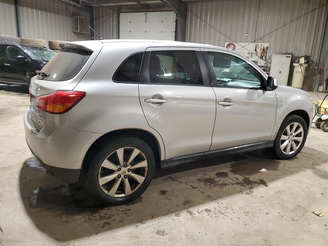2015 Mitsubishi Outlander VIN 4A4AP3AU8FE031648 Copart auction photo, minor dent/scratches damage thumbnail 3