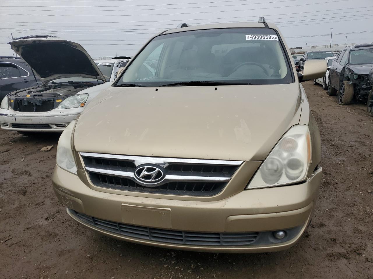 2007 Hyundai Entourage VIN KNDMC233476034055 Copart auction photo, front end / minor dent/scratches damage thumbnail 5
