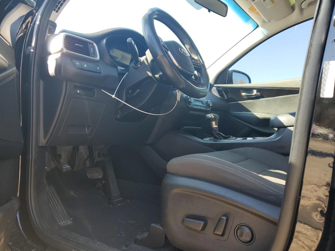 2019 KIA Sorento VIN 5XYPG4A5XKG571889 Copart auction photo, minor dent/scratches damage thumbnail 7