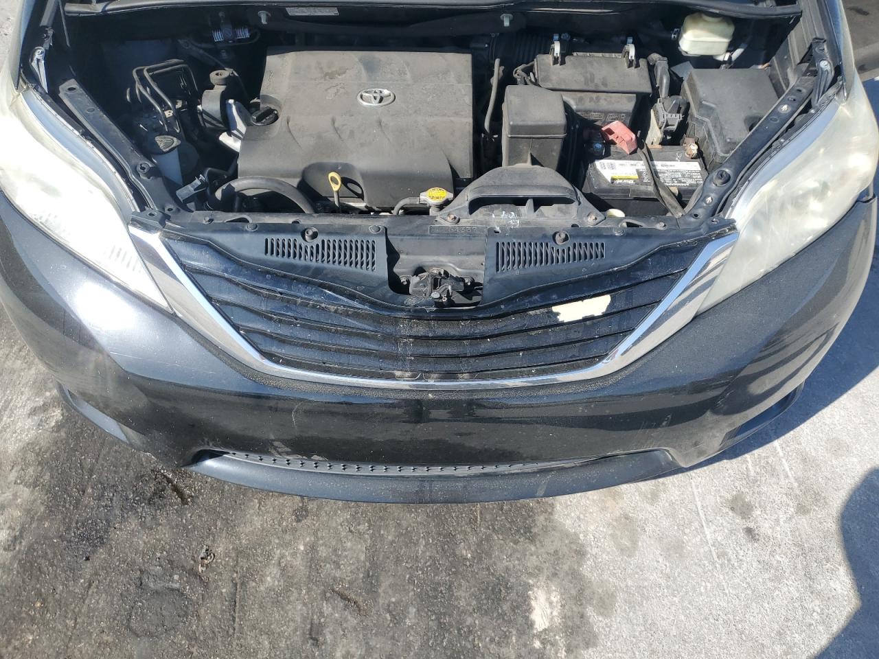 2015 Toyota Sienna VIN 5TDKK3DC8FS655490 Copart auction photo, rear end / minor dent/scratches damage thumbnail 12