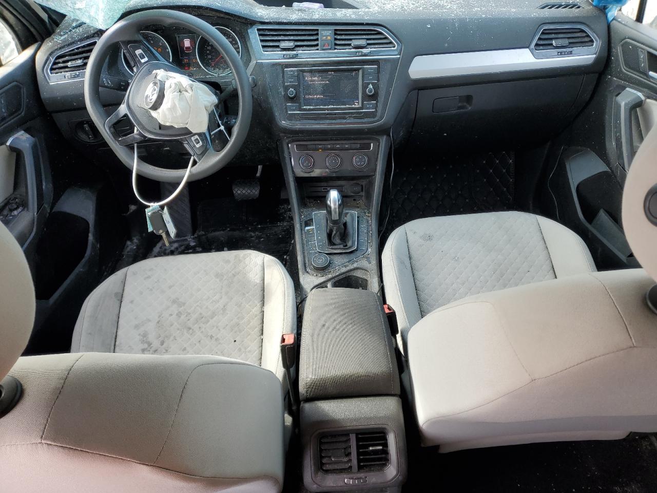 2019 Volkswagen Tiguan VIN 3VV0B7AX9KM174861 Copart auction photo, rollover damage thumbnail 8