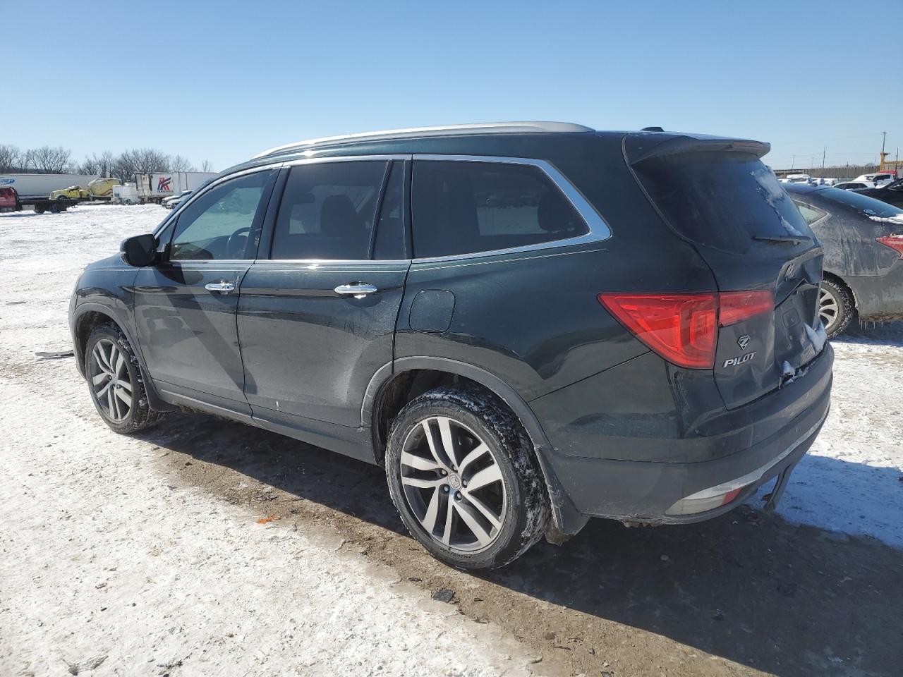2016 Honda Pilot VIN 5FNYF6H06GB002601 Copart auction photo, rear end damage thumbnail 2