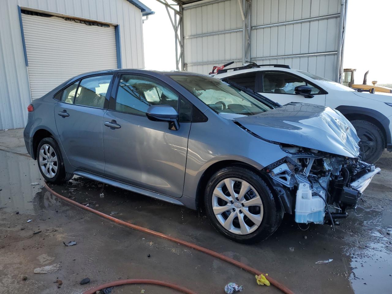 2022 Toyota Corolla VIN 5YFEPMAEXNP272586 Copart auction photo, front end / side damage thumbnail 4
