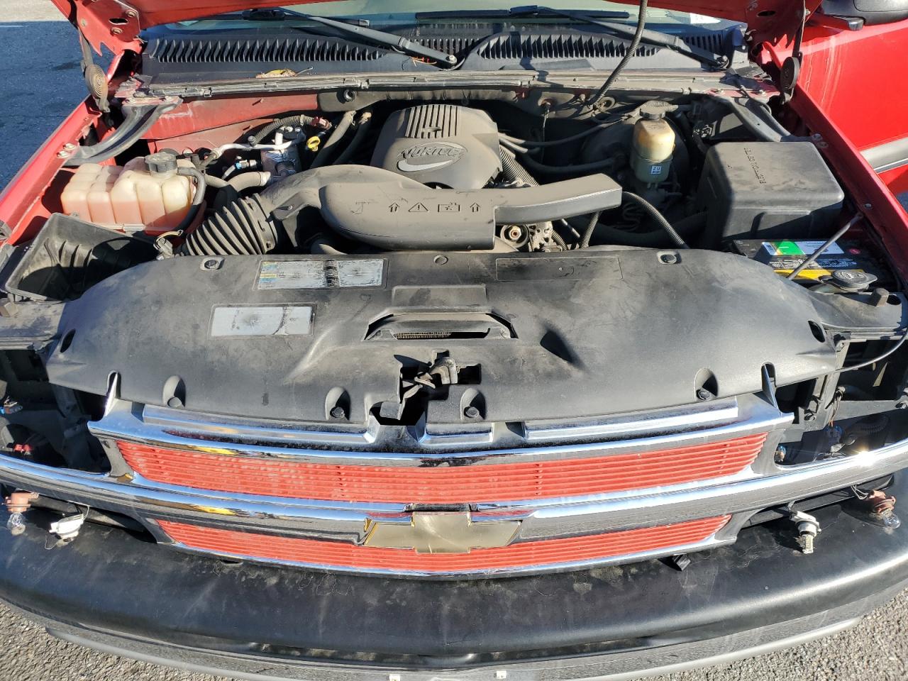 2002 Chevrolet Tahoe VIN 1GNEC13V12R250234 Copart auction photo, vandalism / stripped damage thumbnail 11