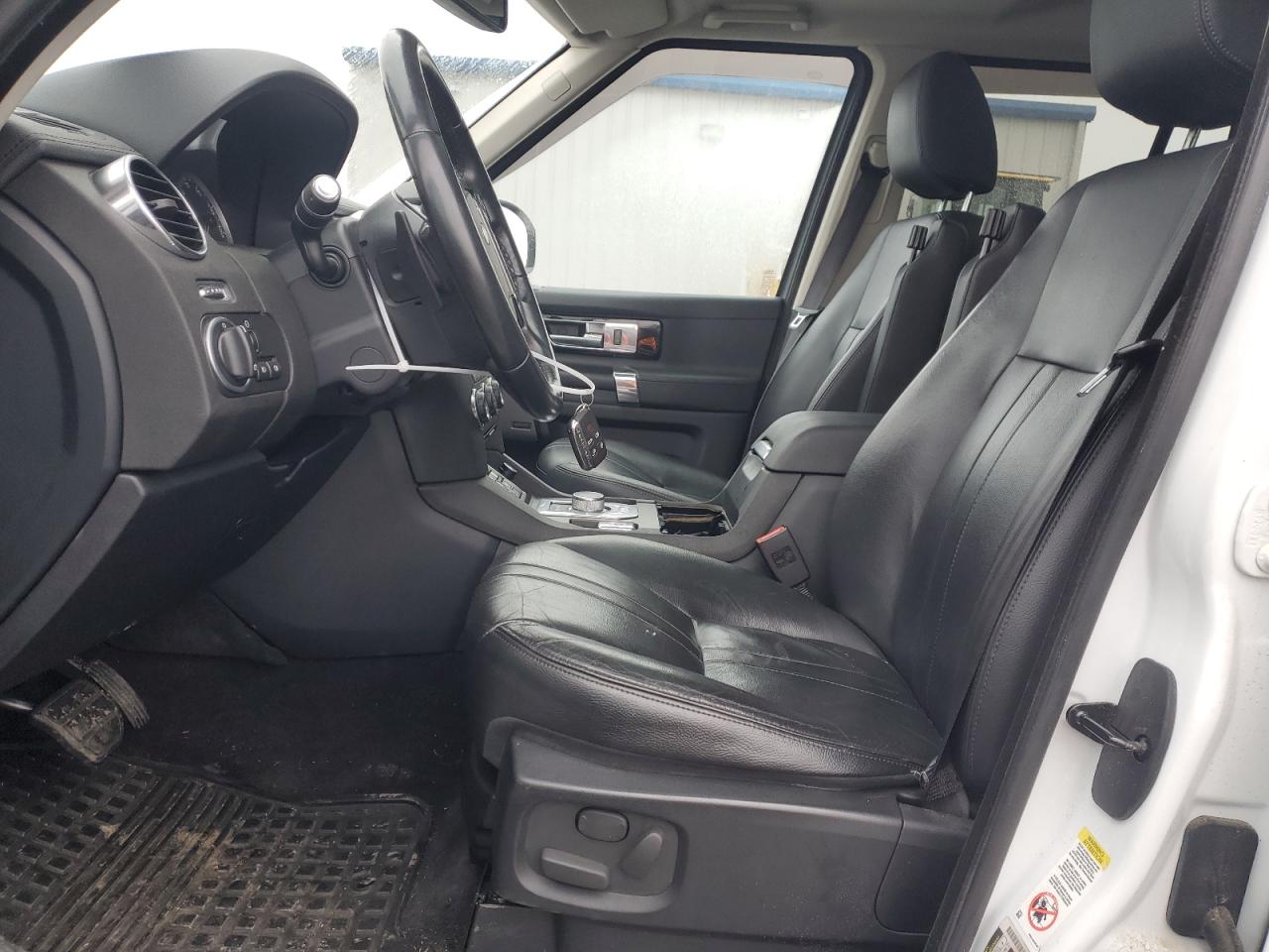 2015 Land Rover LR4 VIN SALAG2V60FA757081 Copart auction photo, normal wear damage thumbnail 7