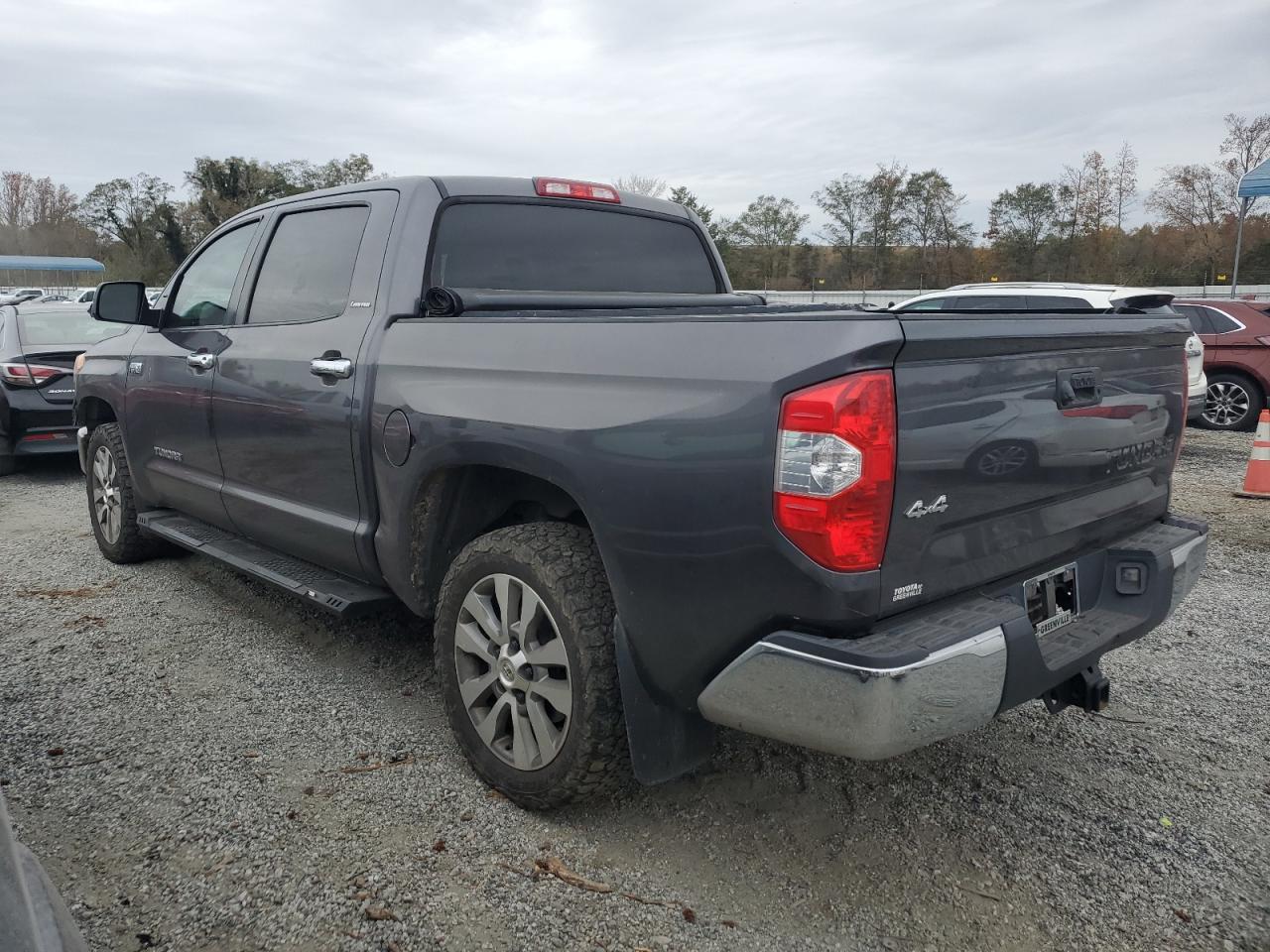2017 Toyota Tundra VIN 5TFHW5F14HX671401 Copart auction photo, front end / minor dent/scratches damage thumbnail 2
