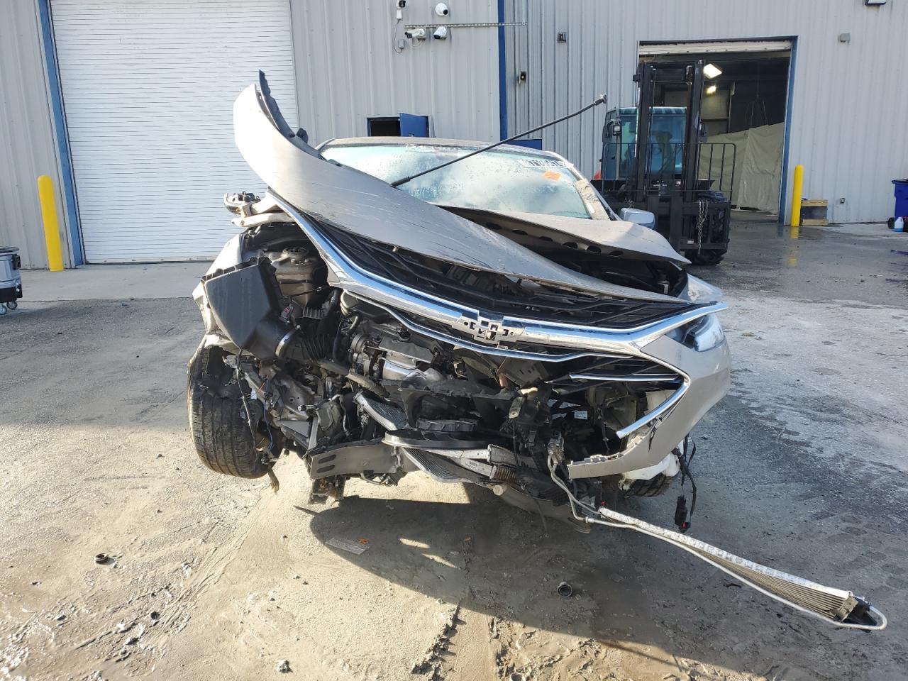 2022 Chevrolet Malibu VIN 1G1ZD5ST6NF147226 Copart auction photo, front end / undercarriage damage thumbnail 5