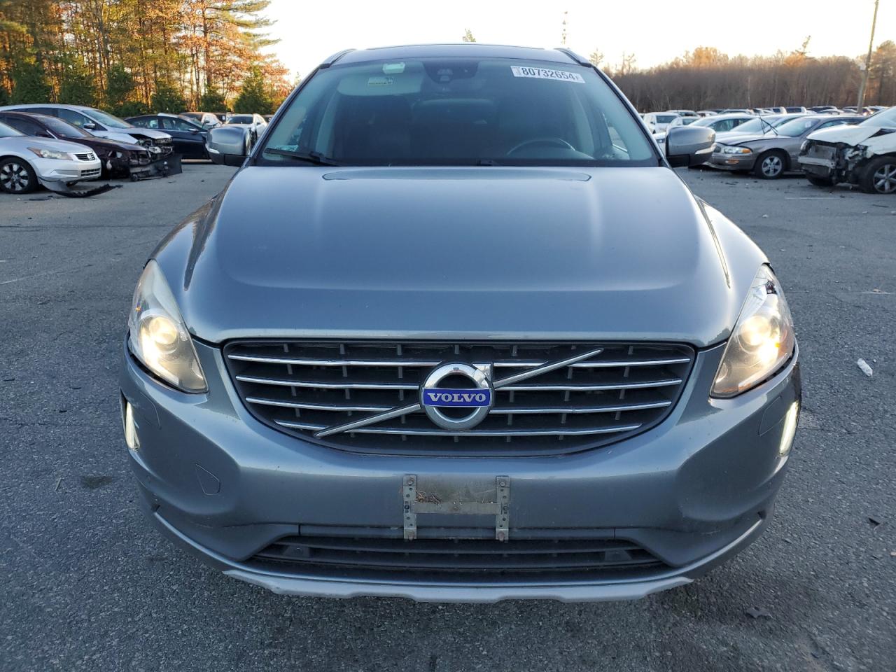 2017 Volvo XC60 VIN YV440MRU9H2028892 Copart auction photo, front end / side damage thumbnail 5
