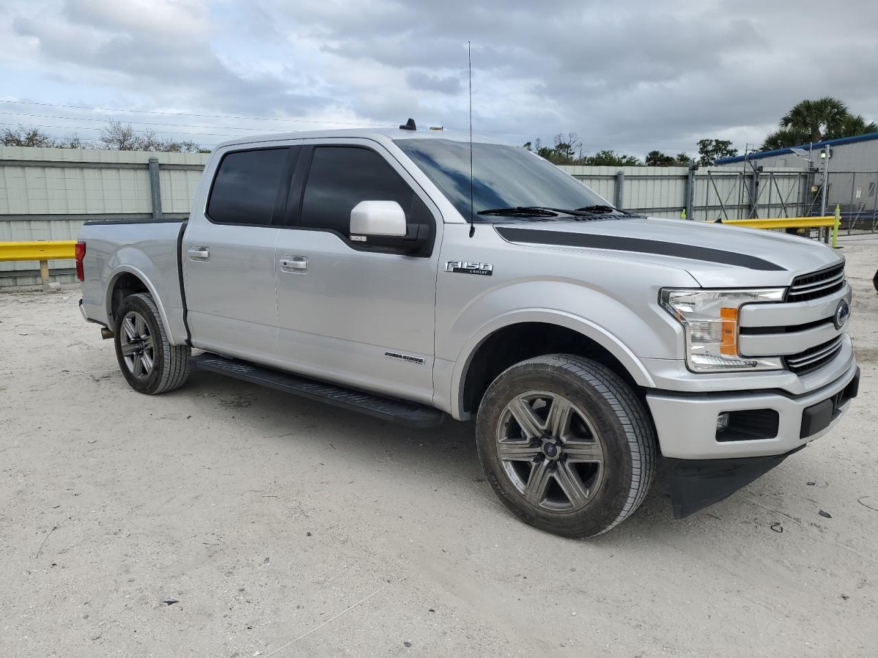 2019 Ford F-150 VIN 1FTFW1C11KFB77580 Copart auction photo, rear end / minor dent/scratches damage thumbnail 4
