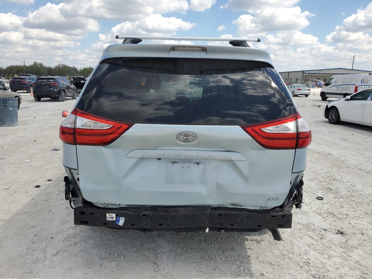 2016 Toyota Sienna VIN 5TDYK3DC7GS742969 Copart auction photo, rear end / minor dent/scratches damage thumbnail 6