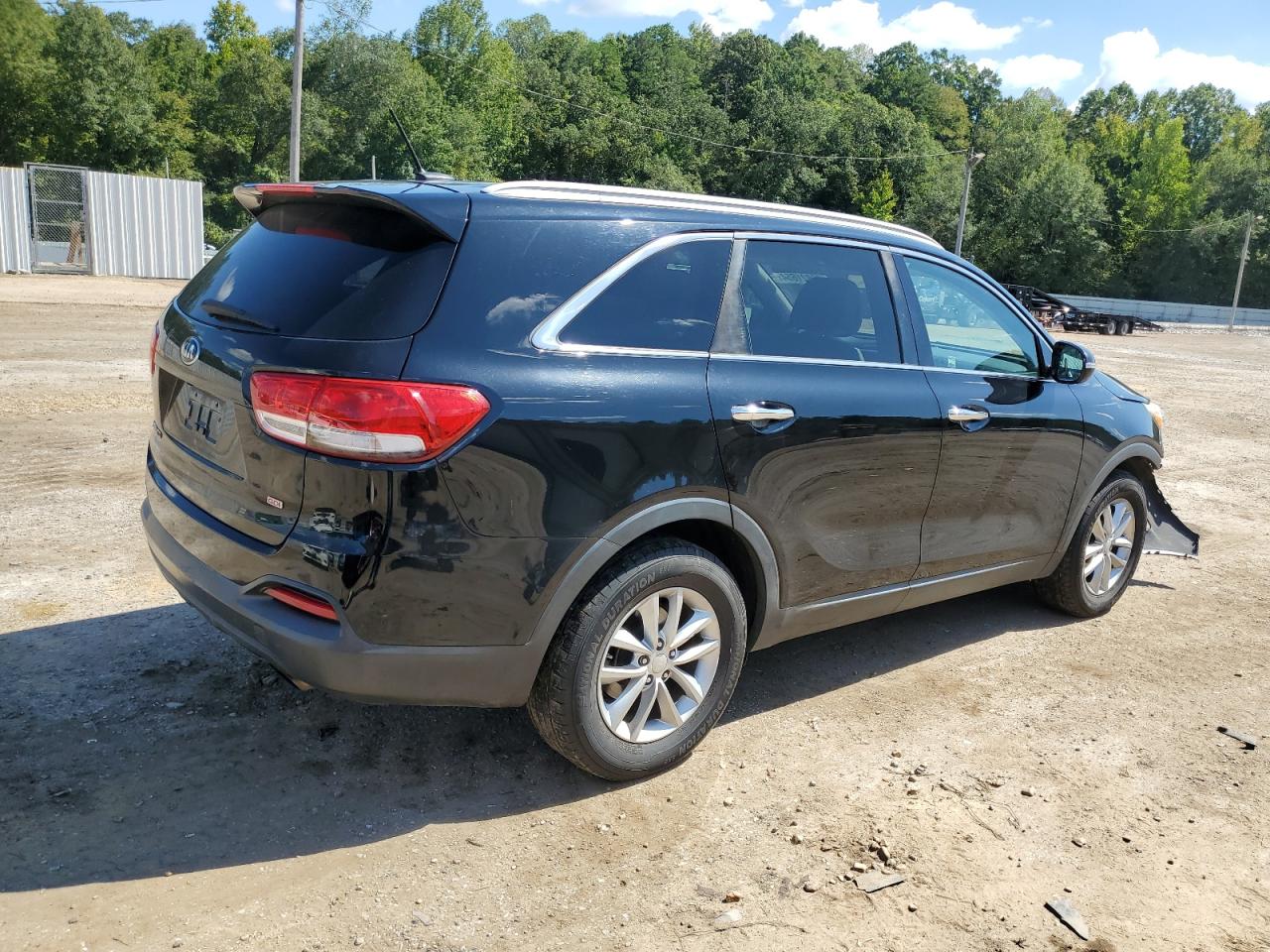 2016 KIA Sorento VIN 5XYPG4A30GG085162 Copart auction photo, front end damage thumbnail 3