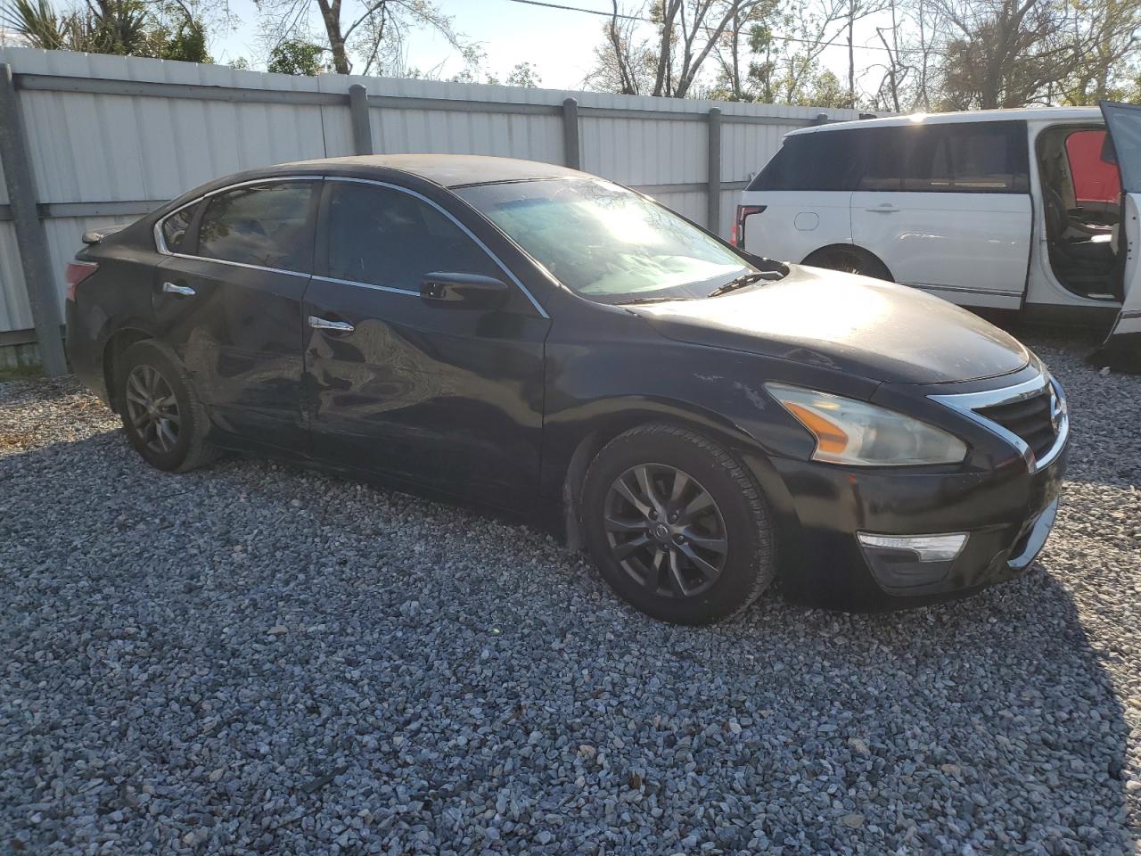 2015 Nissan Altima VIN 1N4AL3AP8FN405856 Copart auction photo, side damage thumbnail 4
