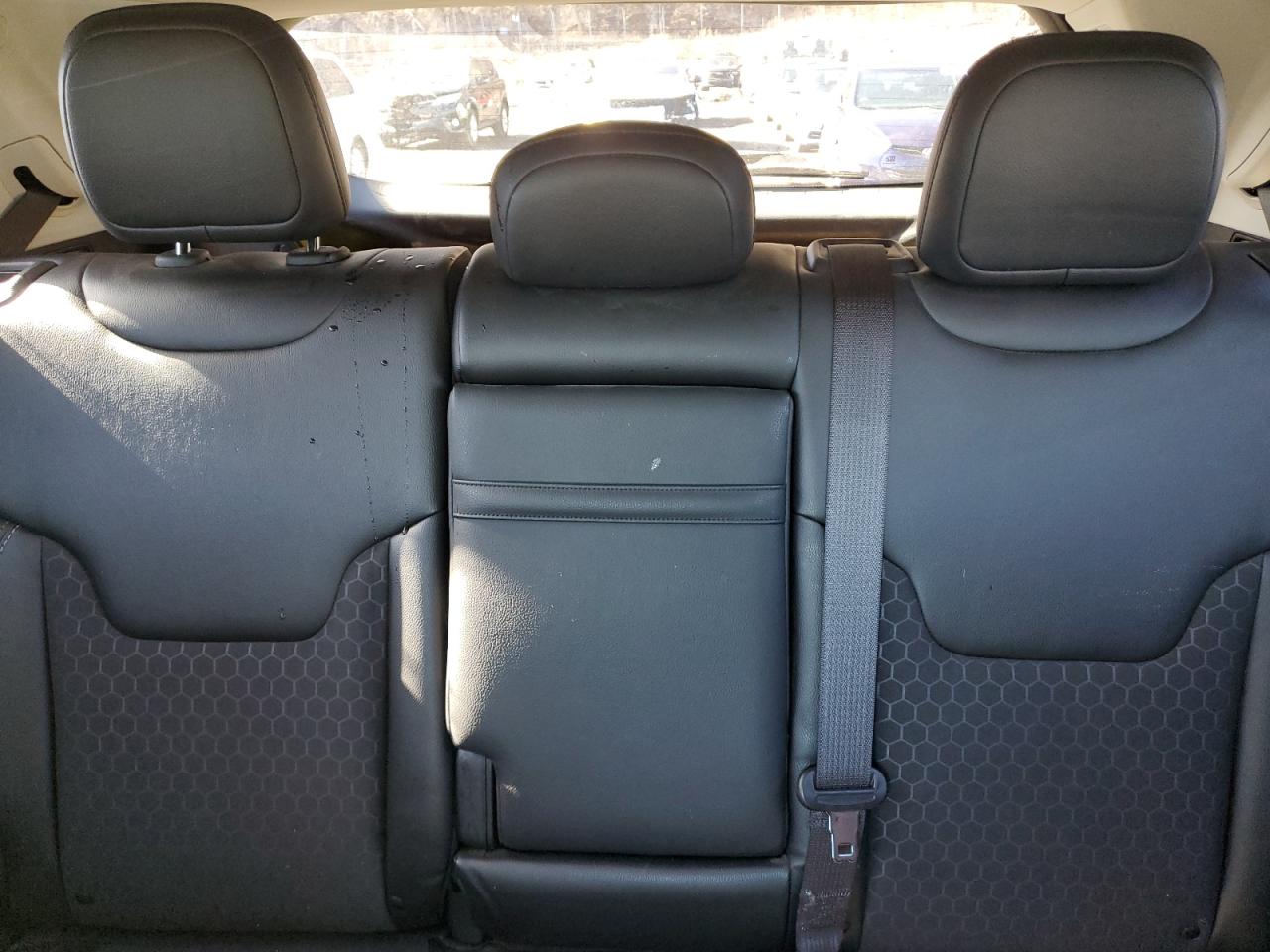 2019 Jeep Compass VIN 3C4NJDBB0KT742414 Copart auction photo, rear end / minor dent/scratches damage thumbnail 10