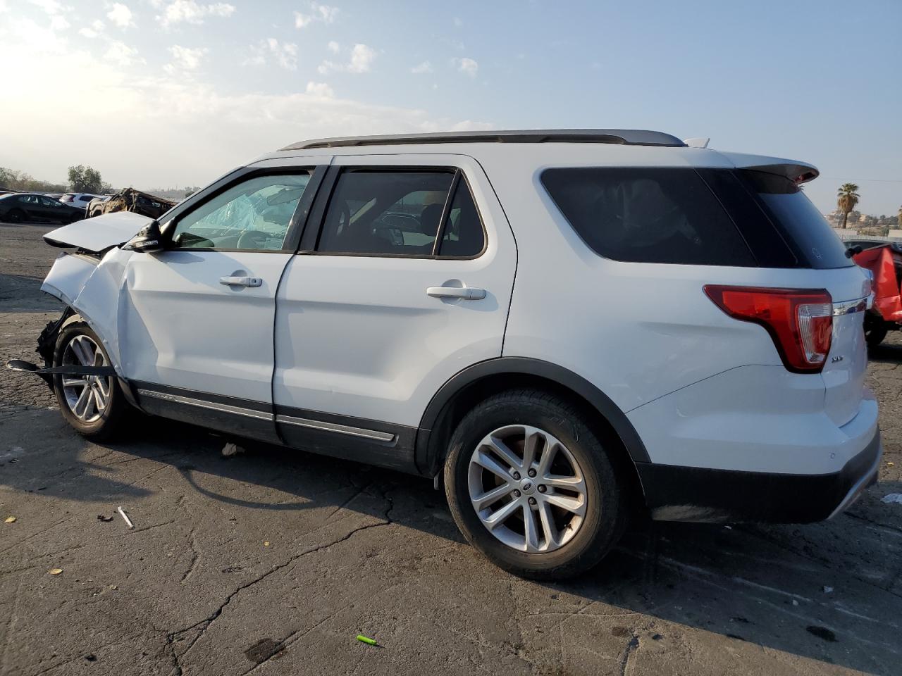2017 Ford Explorer VIN 1FM5K7D84HGC85339 Copart auction photo, front end / side damage thumbnail 2