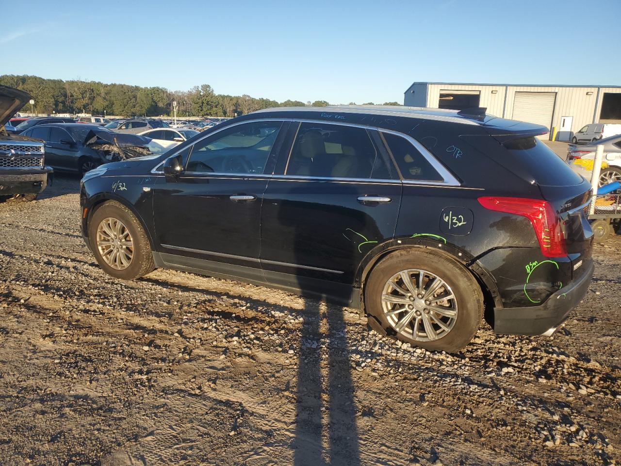 2018 Cadillac XT5 VIN 1GYKNCRS5JZ104717 Copart auction photo, rear end damage thumbnail 2