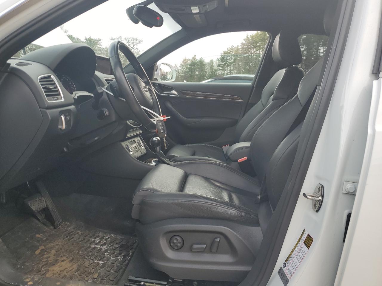 2015 Audi Q3 VIN WA1GFCFS6FR011963 Copart auction photo, front end / side damage thumbnail 7